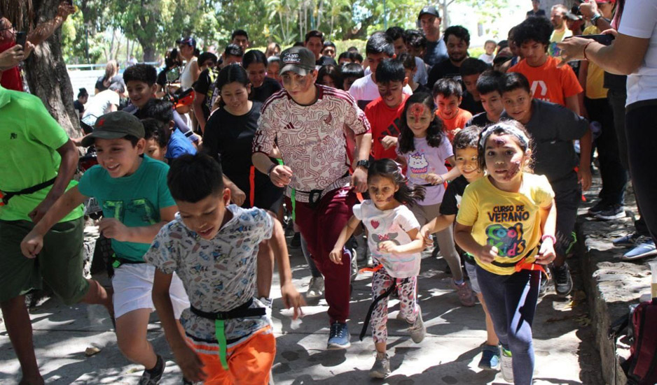 Realizan la Tercera Carrera Zombie en el Parque Hidalgo | El Noticiero de Manzanillo