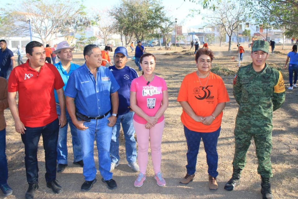 Rescatan Tey, Sedena y vecinos área verde en La Comarca