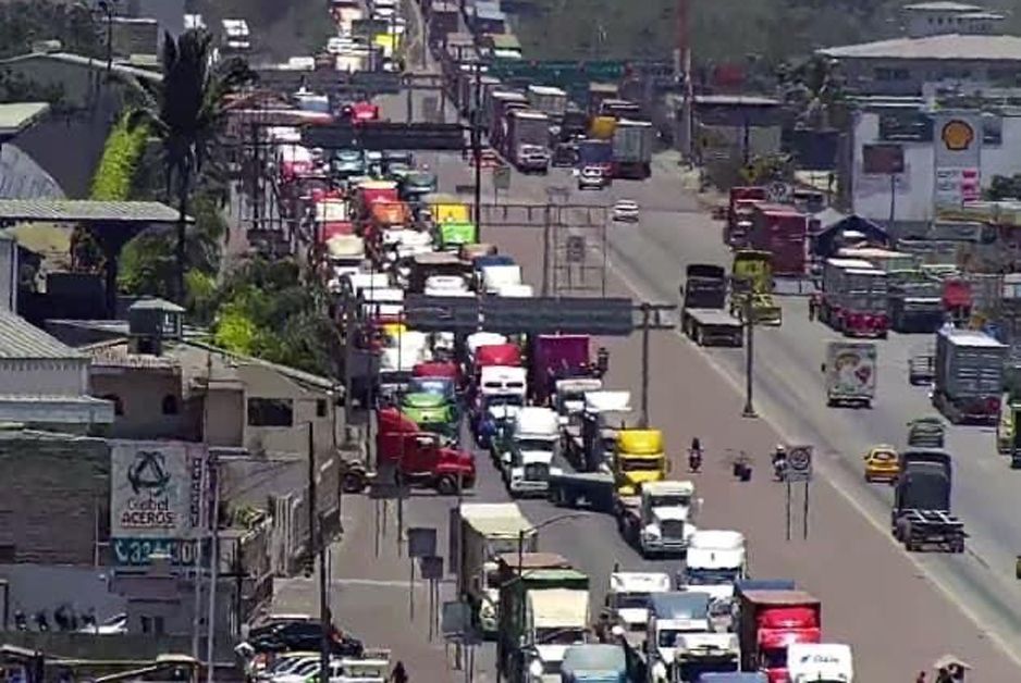 Regresó con más intensidad el caos vial | El Noticiero de Manzanillo