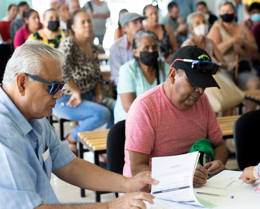Apoya económicamente Ayuntamiento de Manzanillo a 17 familias vulnerables