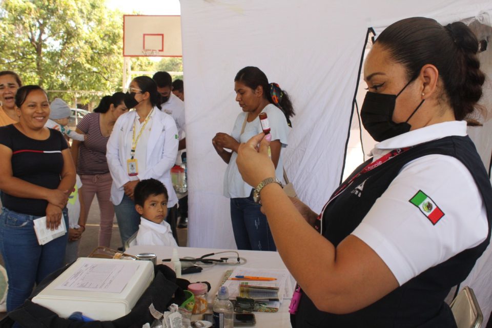 En Colima, Sector Salud rebasa meta de vacunación a niñas y niños en 2022