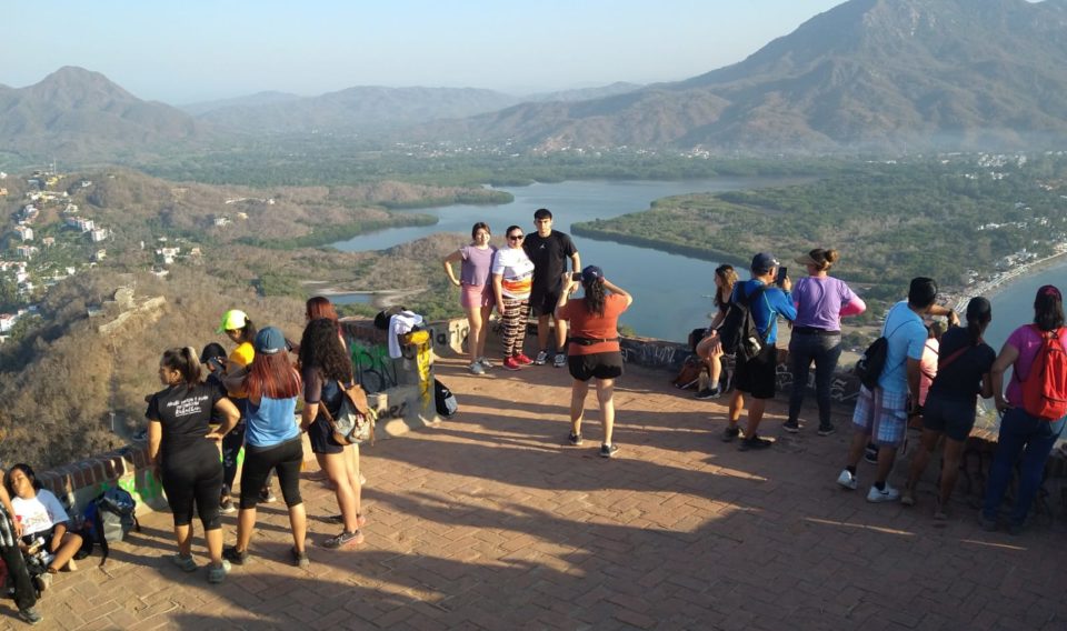 Excelente respuesta a la invitación del INMUDE de hacer senderismo al Cerro de Juluapan