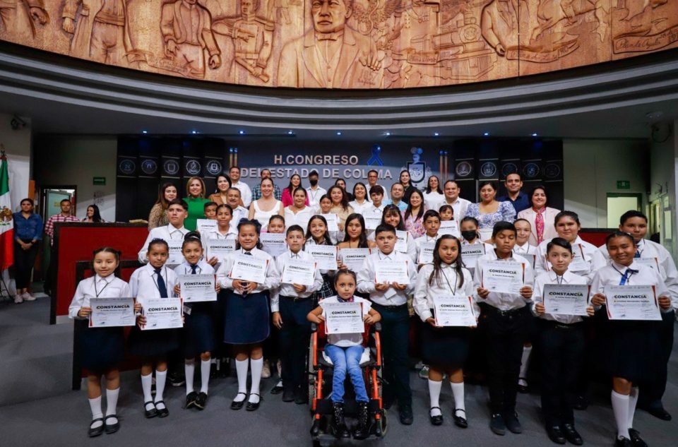 Gobernadora de Colima participa en la 23ª Sesión del Congreso Infantil