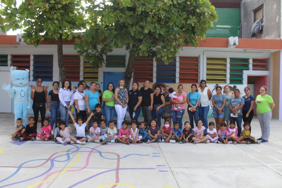 Llevan Brigada de Salud ‘Cerca de Ti’ a niñas y niños de Colima