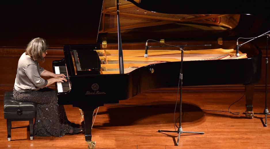 Majestuoso concierto de gala de la pianista española Ingrid Cusidó en el Teatro Hidalgo | El Noticiero de Manzanillo