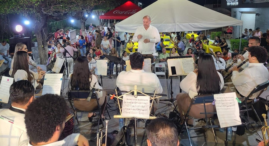 Banda de gobierno alegra fiestas patronales en barrios y colonias | El Noticiero de Manzanillo