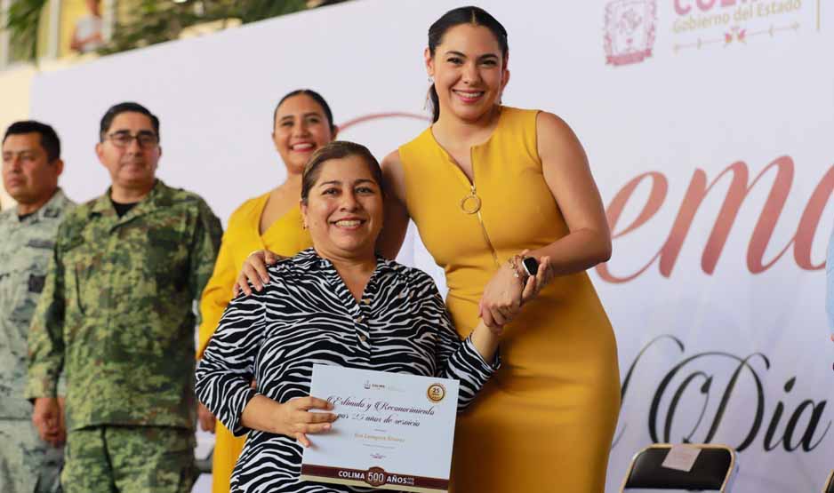 327 maestros colimenses reciben reconocimientos | El Noticiero de Manzanillo