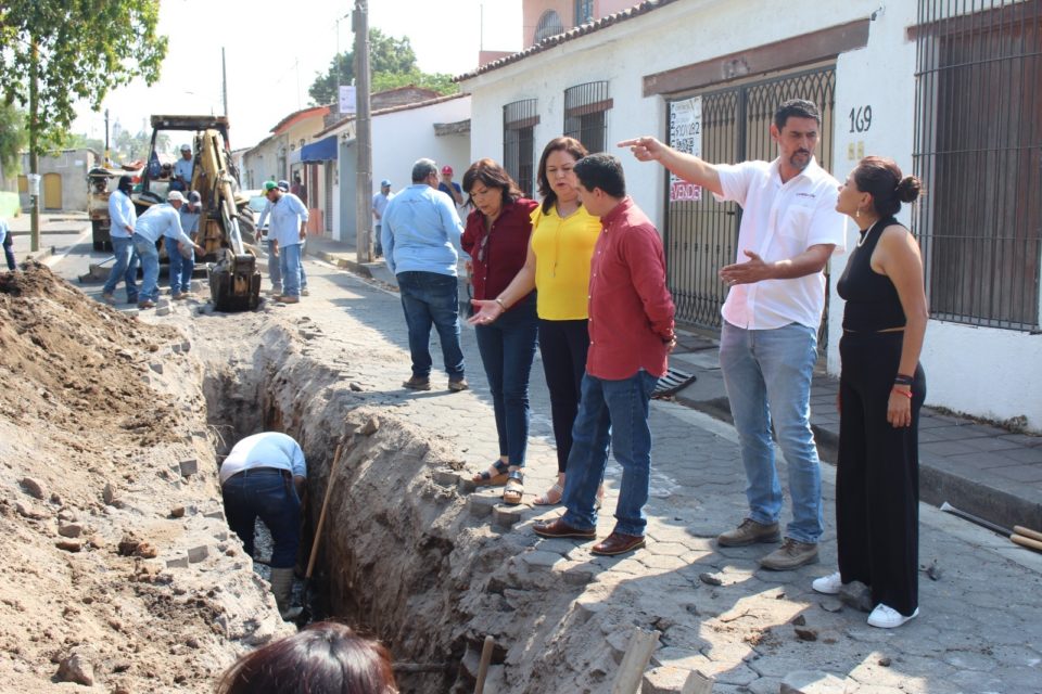 CIAPACOV sustituye por etapas 110 m de la red de drenaje del Centro de VdeA | El Noticiero de Manzanillo