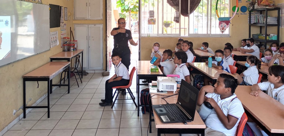 Comuna porteña lleva a escuelas charlas de prevención de adicciones y valores | El Noticiero de Manzanillo