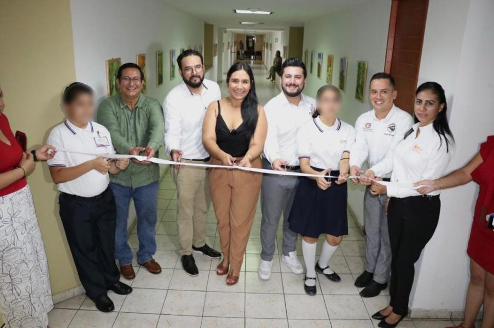 Estudiantes de la Escuela de Talentos presentan exposición plástica