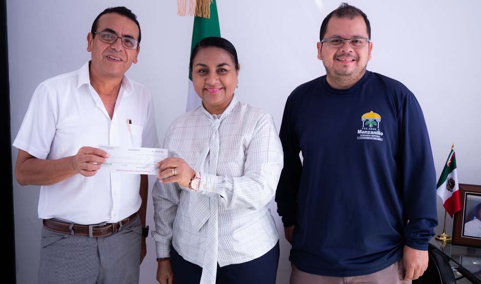 Griselda Martínez entrega apoyo para el cuidado de arrecifes | El Noticiero de Manzanillo