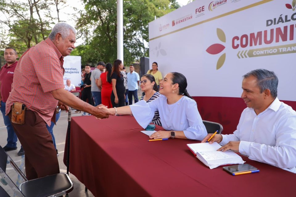 Indira celebra Diálogos Comunitarios en Alcaraces; informa que este año rehabilitarán su Centro de Salud