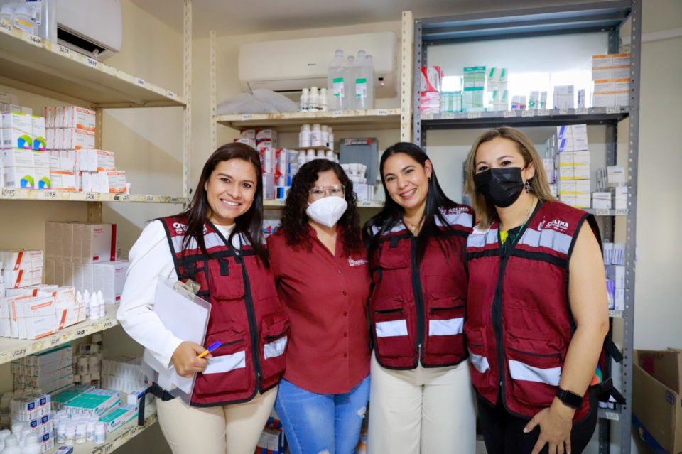 Indira entregó remodelación del Centro de Salud en Santiago, Manzanillo