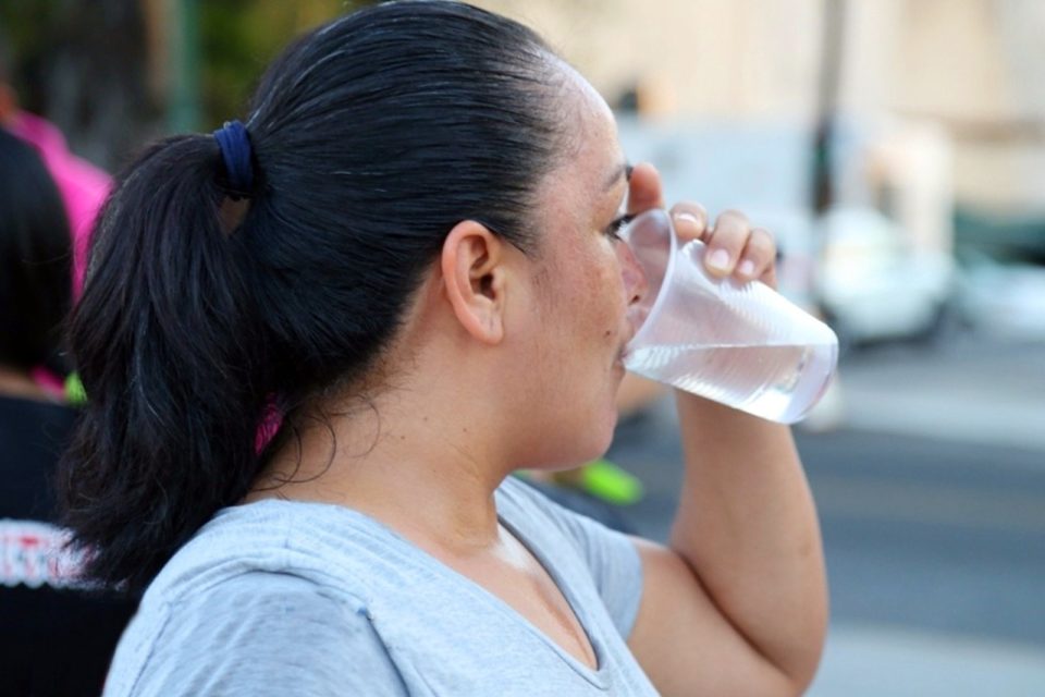 Salud Colima alerta a toda la población ante riesgo por golpe de calor