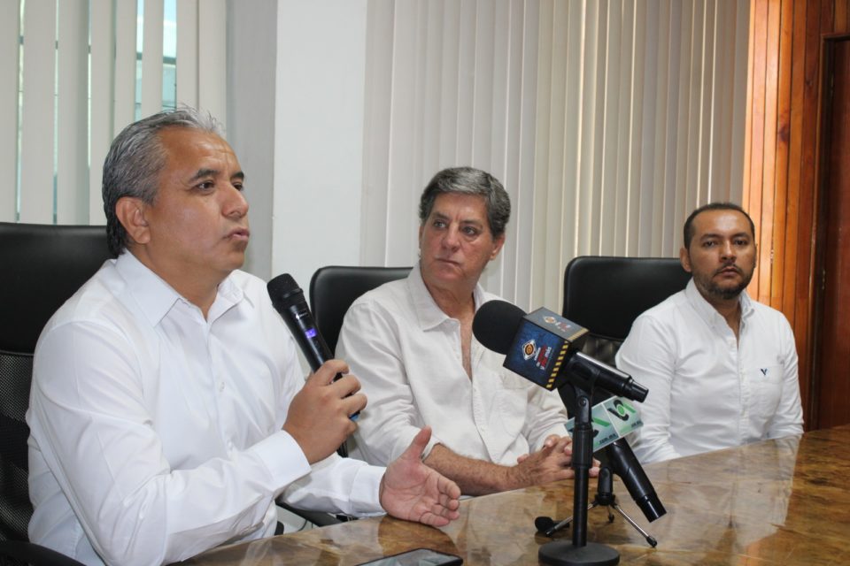 Titular de Sedeco y alcalde de Tecomán anuncian expo-venta ‘Hecho en Colima’, del 25 al 27 de mayo