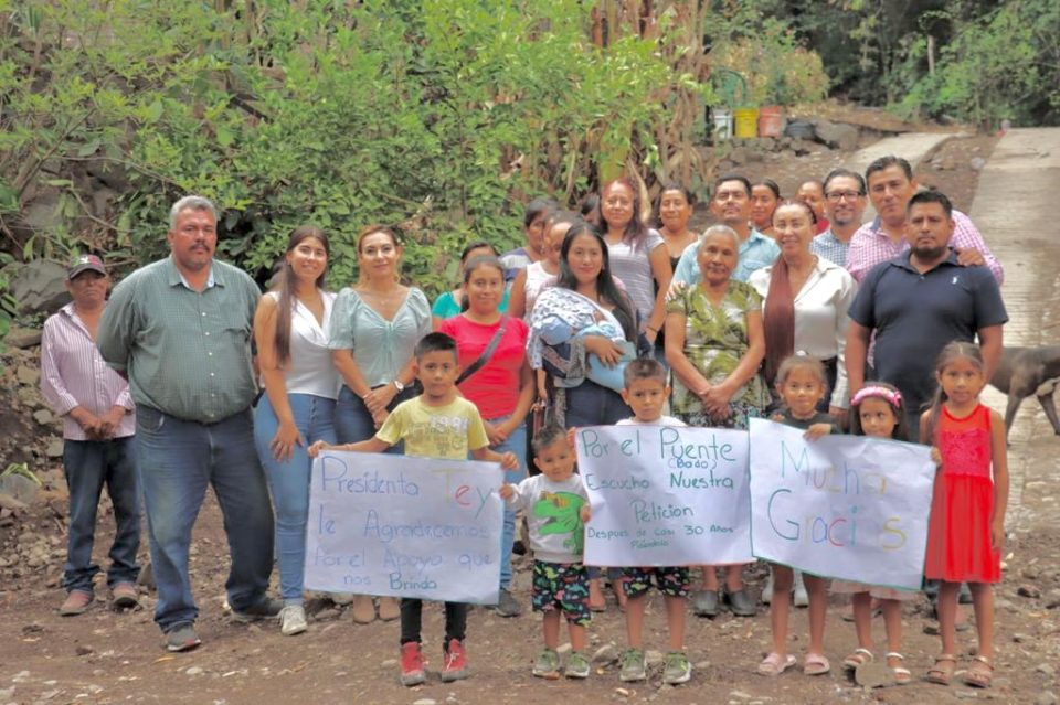 Con apoyo de la población, gobierno de Tey habilita vado en La Lima