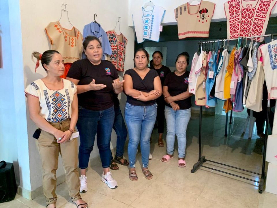 Gobierno de Indira genera empleos y bienestar: Mujeres de Zacualpan