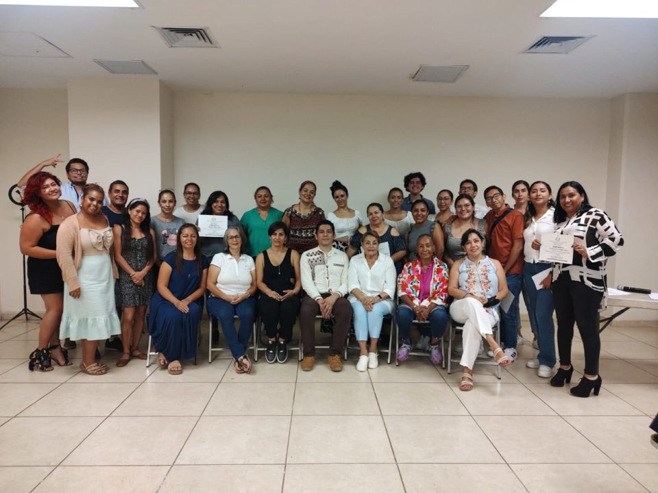 Indira Vizcaíno impulsa un Colima más inclusivo; Incodis realizó taller de la Lengua de Señas Mexicana