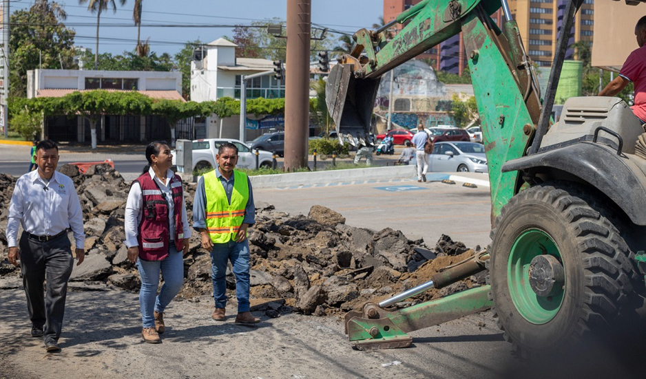 Inicia pavimentación con concreto hidráulico en calle de Santiago | El Noticiero de Manzanillo