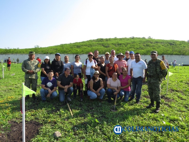 El Ejército Mexicano realiza actividades de reforestación en el Campo Militar de la 20/a. Zona Militar