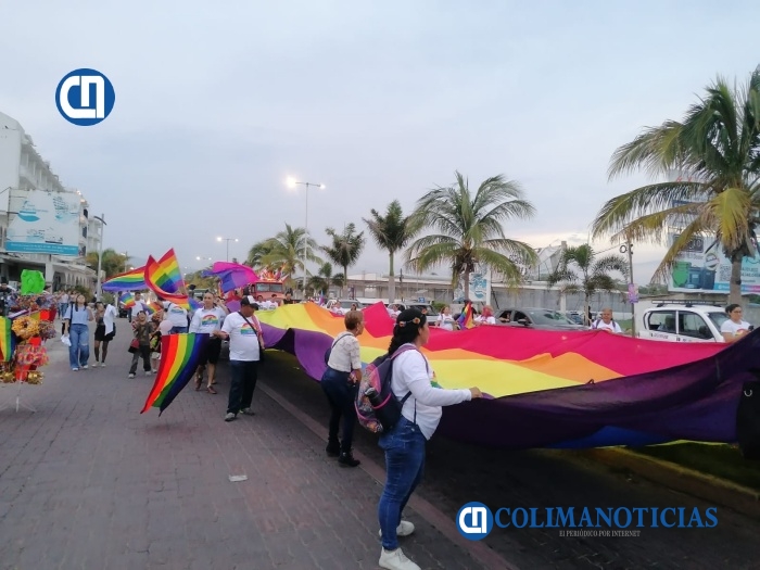 marcha del Orgullo LGBTQ + PRIDE Manzanillo