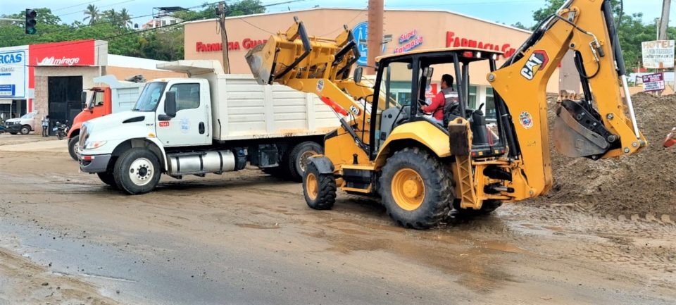 En Manzanillo es constante la limpieza, desazolve y la descacharrización