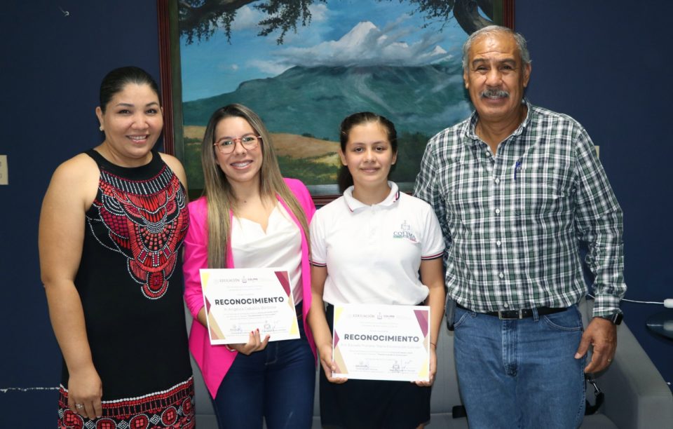 Entregan reconocimiento a escuela ganadora de concurso nacional | El Noticiero de Manzanillo