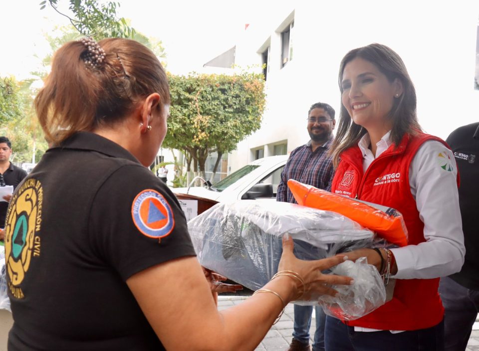 La presidenta municipal Margarita Moreno dota de más equipamiento a Protección Civil de Colima